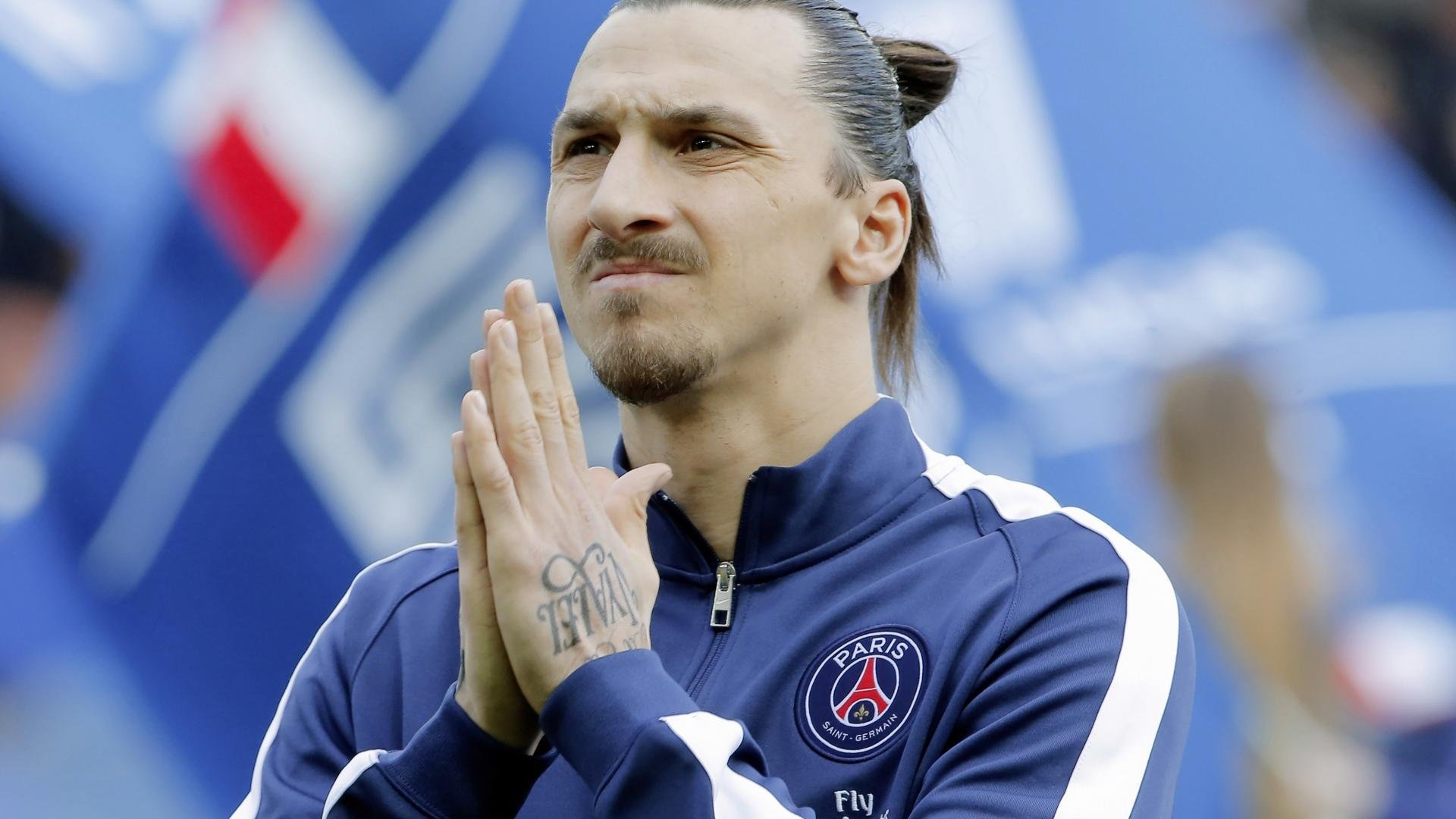 莱万封神!巴萨爆冷击沉银河战舰,问鼎冠军引爆全场